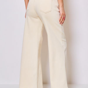 pantalon-foster-616-Femme-portant-pantalon-élégant-confortable-Boutique-Charlys-Sion